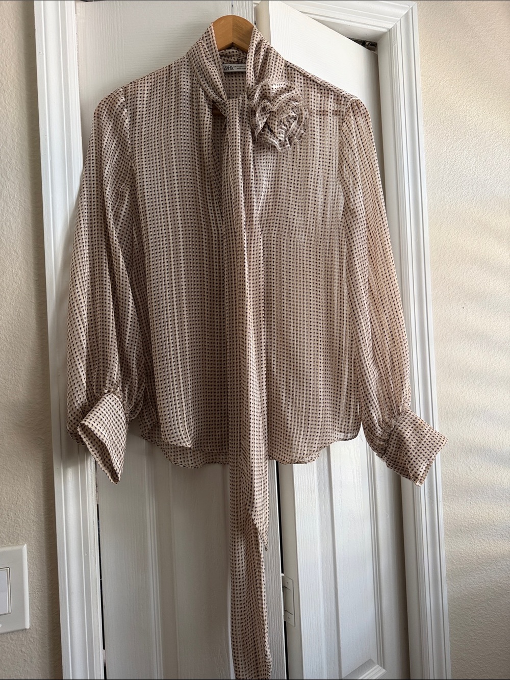 NWOT Zara Beige Printed Tie-Neck Blouse with Rosette